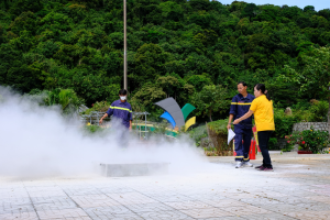 Hạt Kiểm lâm Vườn quốc gia Côn Đảo tập huấn chữa cháy rừng cho 05 tổ quần chúng bảo vệ rừng