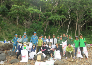 Thu gom, xử lý rác tại các bãi biển thuộc Hòn Bà hưởng ứng Tuần lễ du lịch tỉnh Bà Rịa – Vũng Tàu năm 2023