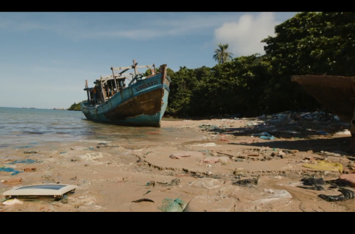 Rác nhựa ở Côn Đảo - Plastic waste in Con Dao